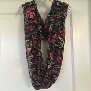 Betsey Johnson black roses infinity scarf w/ chain